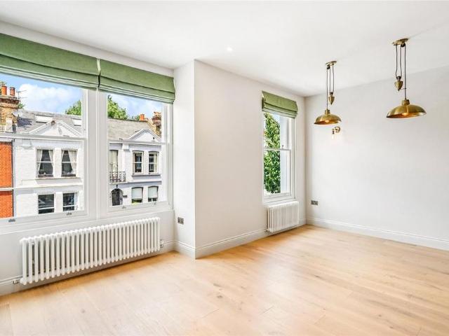 Apartment for rent in Fulham, Greater London