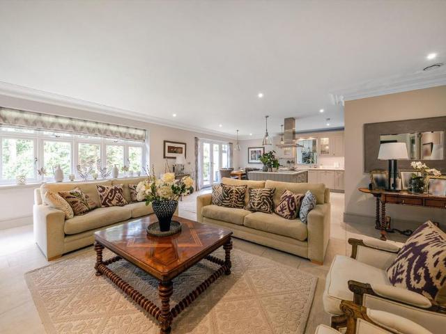 Apartment for rent in Sunninghill and Ascot