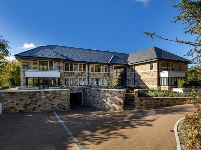 Flat for rent in Harewood, West Yorkshire