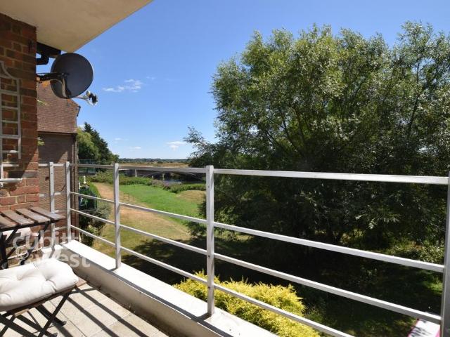 Flat for rent in Horsham, West Sussex