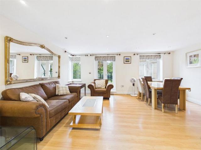Apartment for rent in London Borough of Richmond upon Thames, Greater London