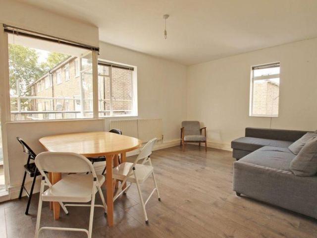 Flat for rent in Oval, Greater London