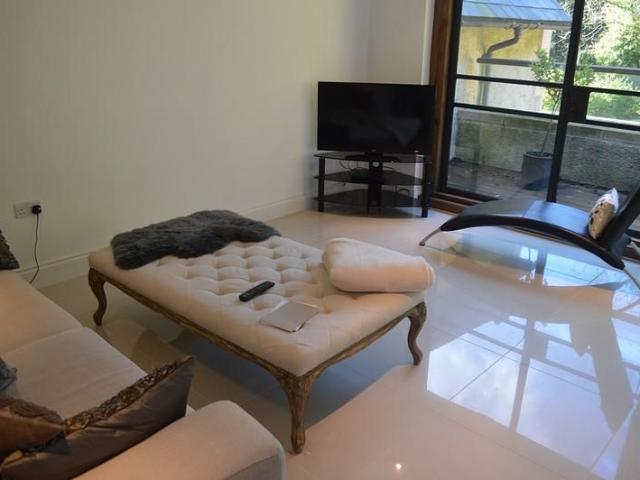 Apartment for rent in Pachesham Park, Surrey