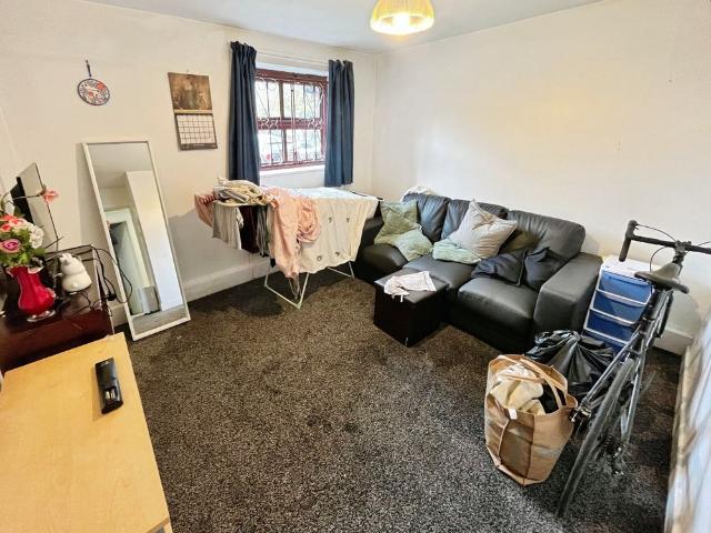 Apartment for rent in Hyde Park, West Yorkshire