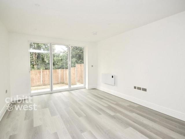 Apartment for rent in London Borough of Croydon, Purley