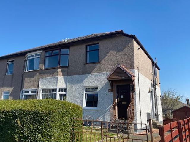 Flat for rent in Hillington, Scotland