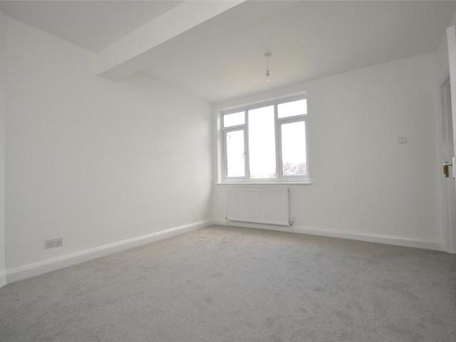 Apartment for rent in Worcester Park, Greater London