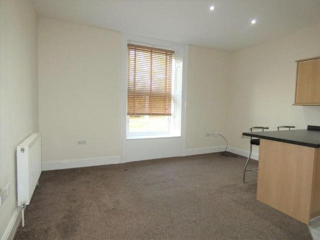 Apartment for rent in Birstall Smithies, West Yorkshire