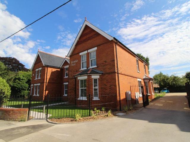Flat for rent in Mortimer, West Berkshire