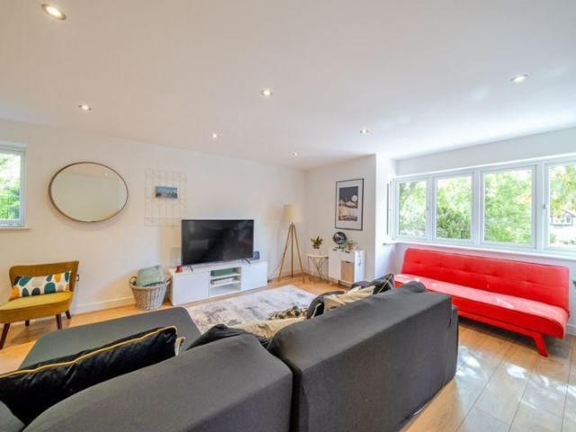Apartment for rent in London Borough of Croydon, Purley