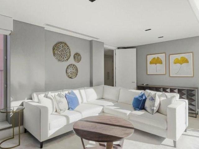 Apartment for rent in Mayfair, Greater London