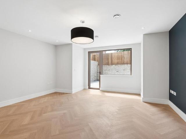 Apartment for rent in London Borough of Ealing, Greater London