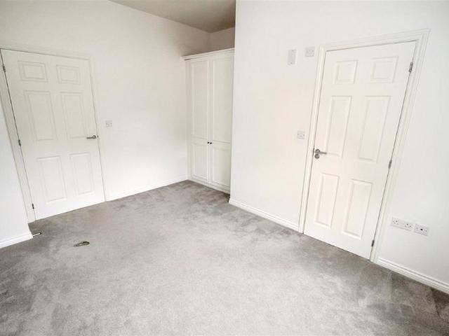 Apartment for rent in Branksome Chine, Branksome Park