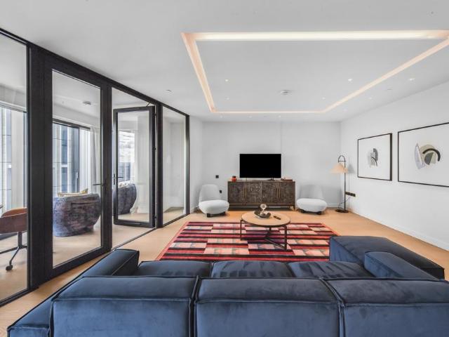 Flat for rent in Nine Elms, Greater London