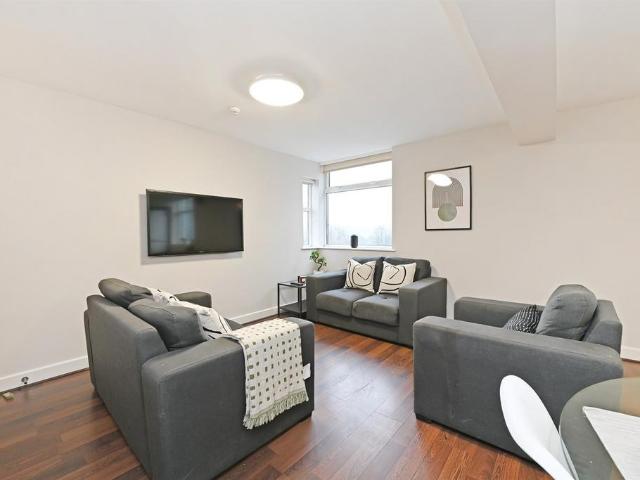 Flat for rent in Broomfield, South Yorkshire
