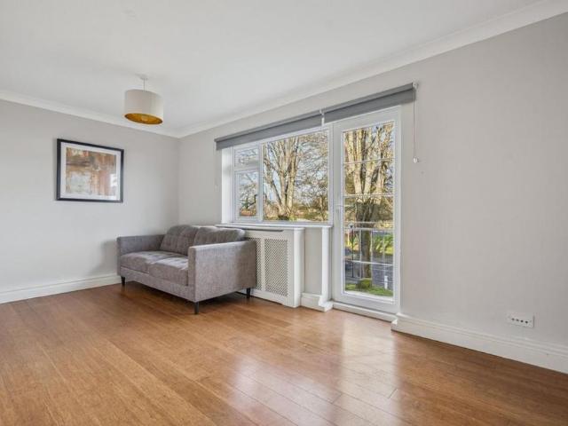 Apartment for rent in Penn, Knotty Green