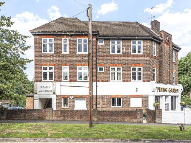 Flat for rent in Batchworth