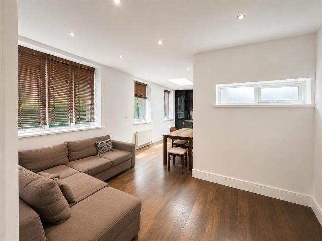Apartment for rent in Crouch End, Greater London