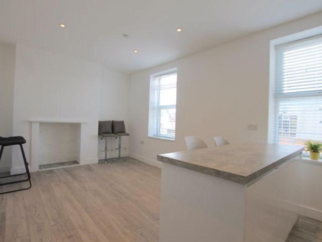 Apartment for rent in Pengam Green, Falcon Lodge