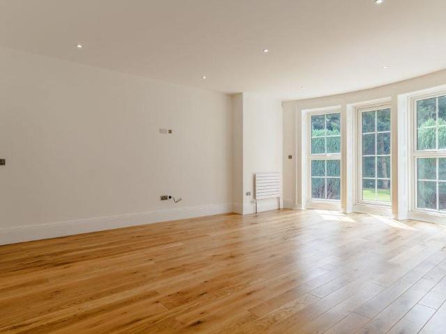 Apartment for rent in Bardsey, Leeds