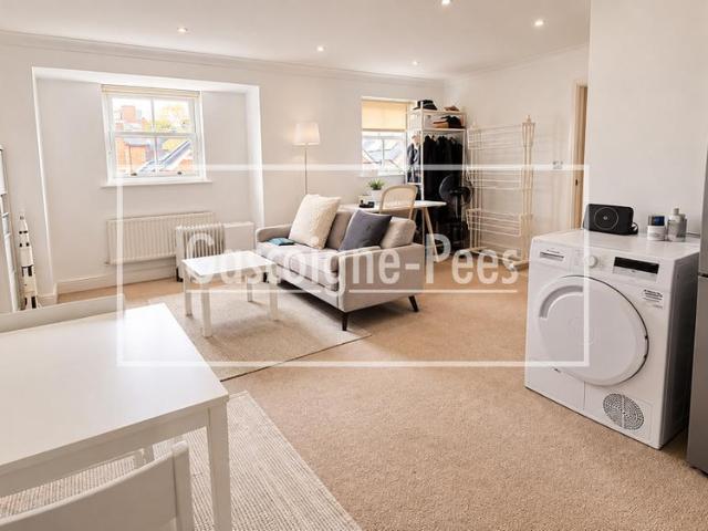 Apartment for rent in Charlotteville, Westborough