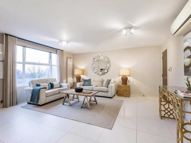 Flat for rent in Belsize Park, Greater London