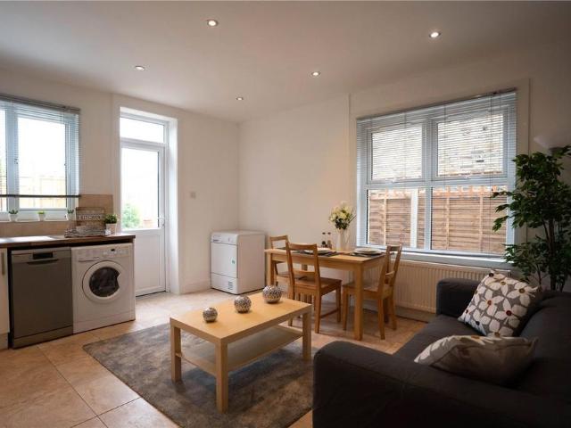 Apartment for rent in London Borough of Lewisham, Forest Hill