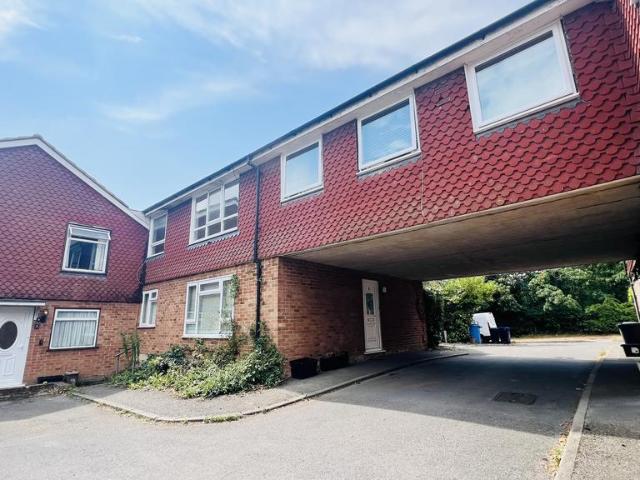 Flat for rent in Burnham, Slough