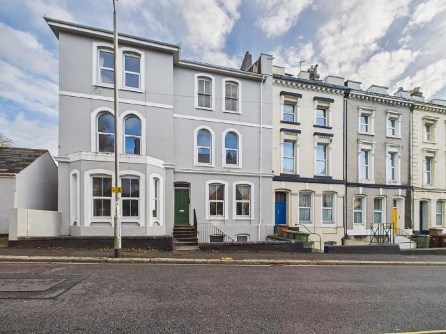 Flat for rent in Greenbank, Mount Wise