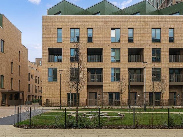 Flat for rent in Reach, Greater London