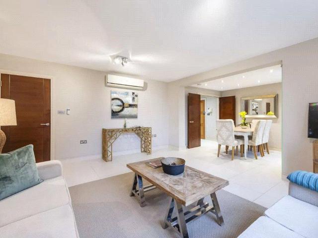 Flat for rent in Belsize Park, Greater London