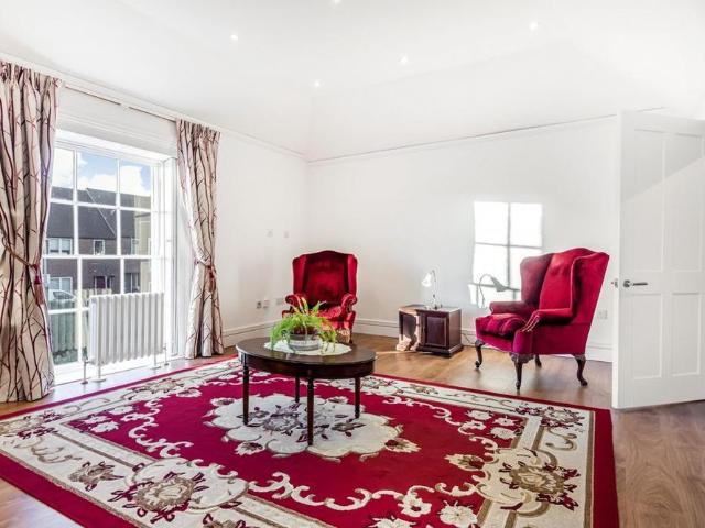 Apartment for rent in Littlecote, West Sussex