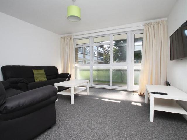 Apartment for rent in St. Mildred's, The Bridge