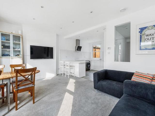 Apartment for rent in London Borough of Ealing, Greater London