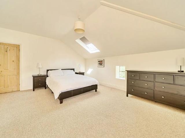 Apartment for rent in Prestbury, Golden Valley