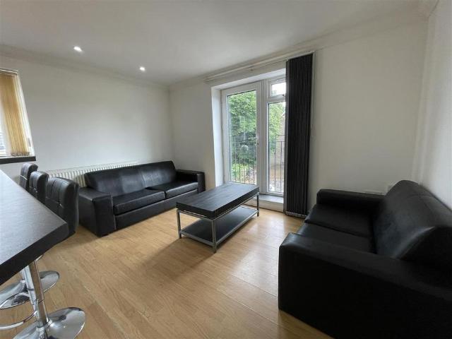 Apartment for rent in Plasnewydd, Falcon Lodge
