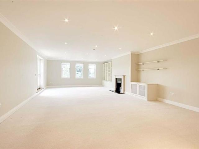 Apartment for rent in Watford Heath, North Watford