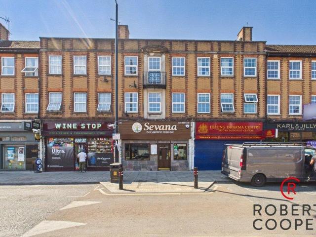 Flat for rent in Eastcote, Greater London