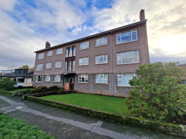 Flat for rent in Braidbar, Giffnock