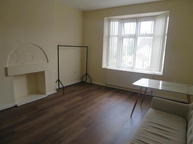 Apartment for rent in Dixons Green, West Midlands