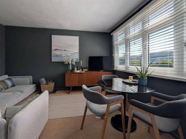 Flat for rent in Strode, Devon