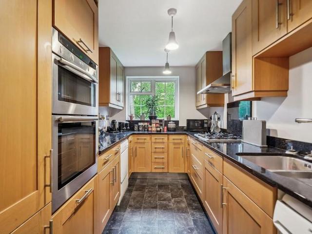 Apartment for rent in Farnham Common, Buckinghamshire
