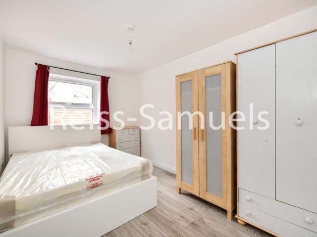 Apartment for rent in Sunbury, Surrey