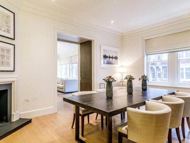 Flat for rent in Mayfair, Greater London