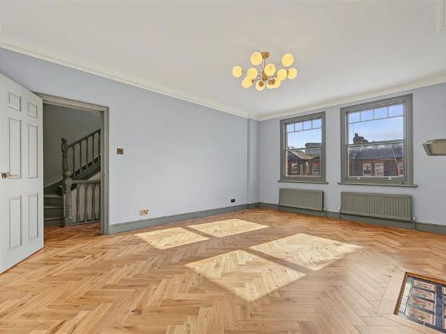 Apartment for rent in Swiss Cottage, Greater London
