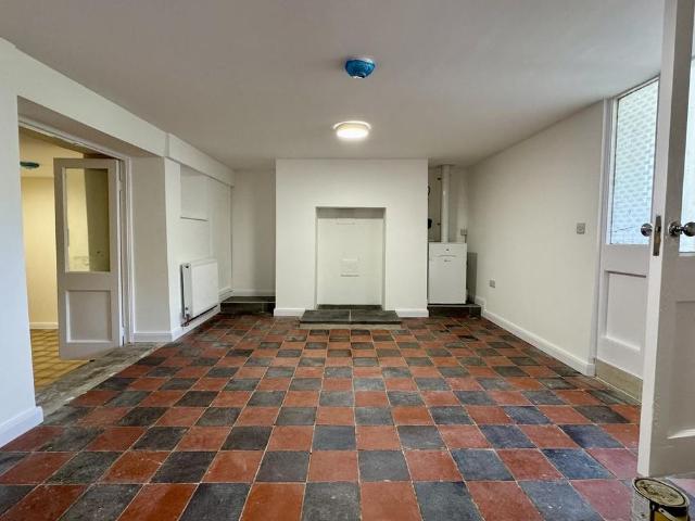 Apartment for rent in Carmarthen, Wales
