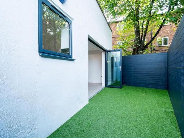 Apartment for rent in Colney Hatch, Isle Of Man