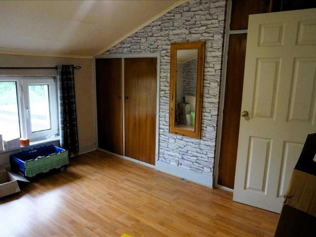 Apartment for rent in Llangyndeyrn, Pontyates