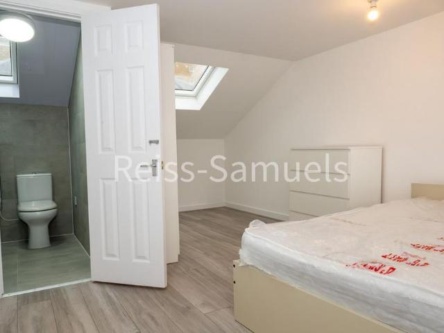 Apartment for rent in Sunbury, Surrey