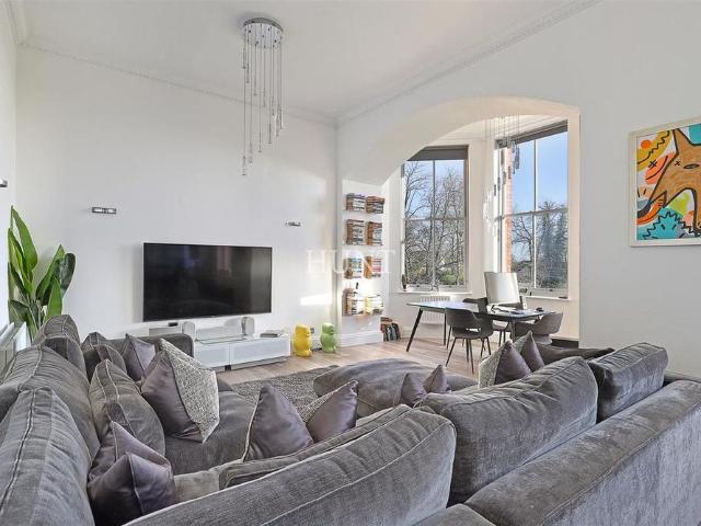 Apartment for rent in Woodford, School House